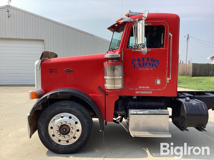 1993-peterbilt-378-image-11