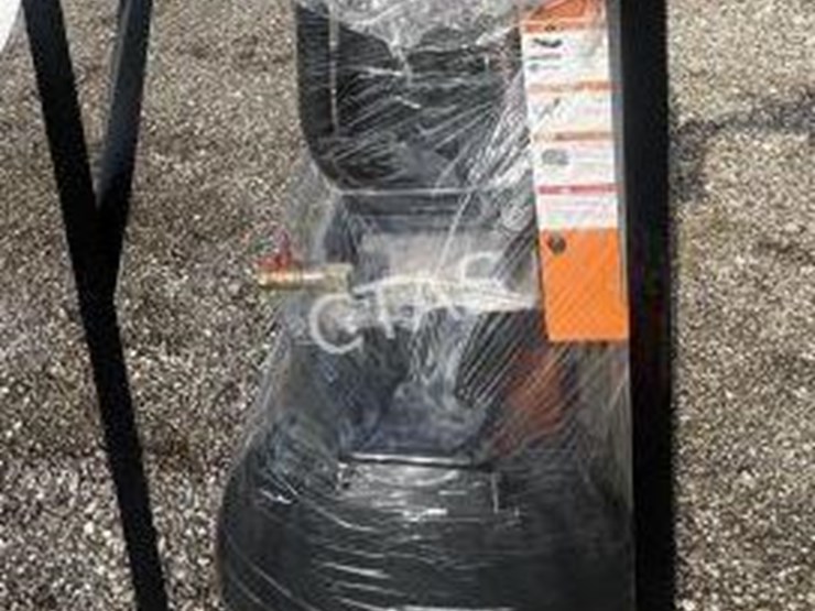 #102-•-land-hero-40-gal-2-stage-gas-air-compressor-image-4