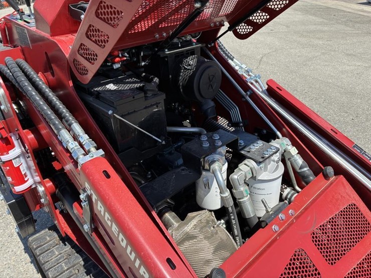 2025-stag-tl-425-skid-steer-track-loader-image-10