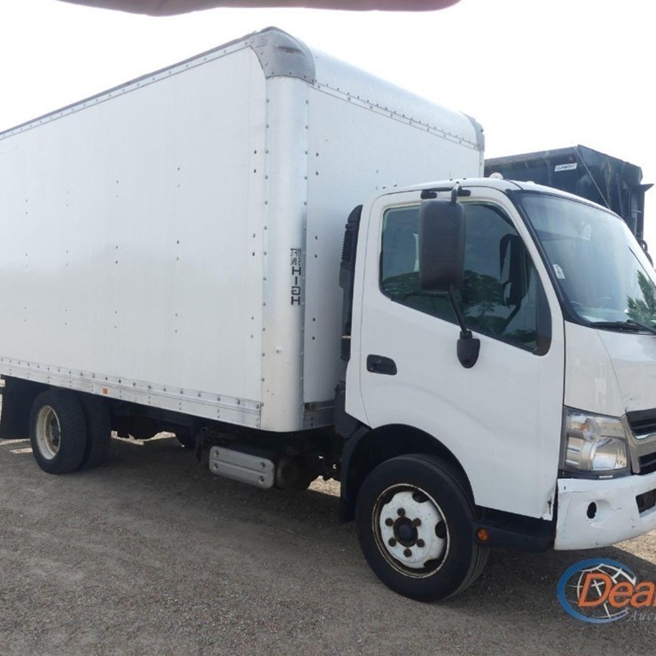2019 HINO 195
