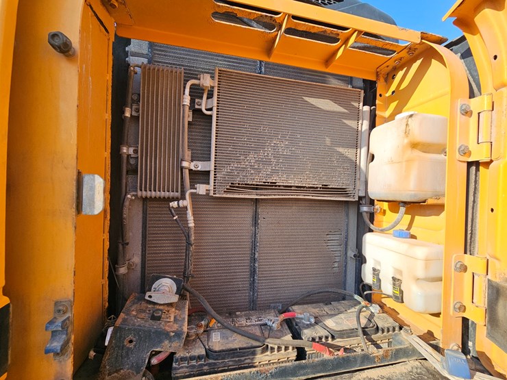 #21999-•-2020-hyundai-hx220lc-excavator-image-19