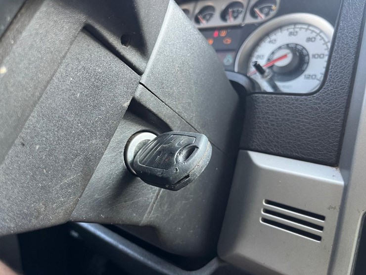 2010-ford-f150-image-28