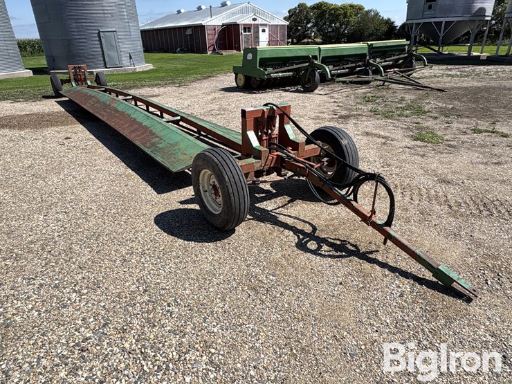 kuhn-30'-grain-drill-transport-image-3
