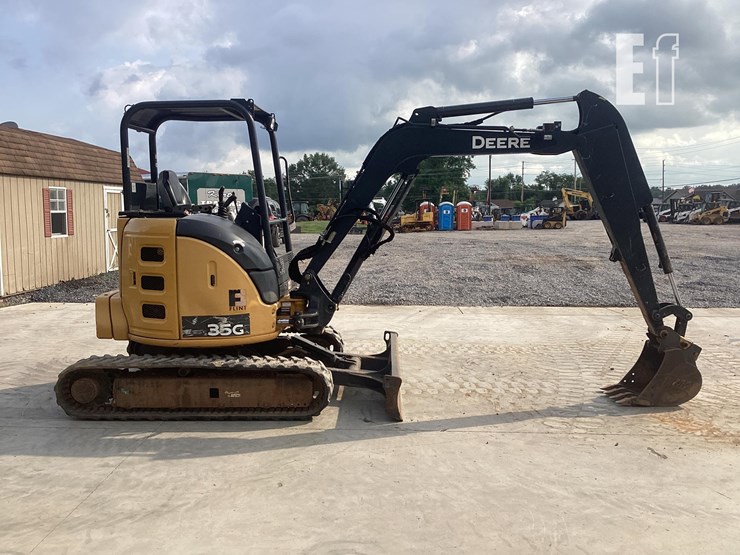 2017-deere-35g-image-6
