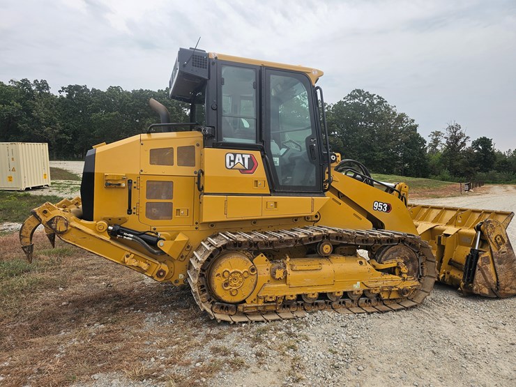 2023-caterpillar-953-image-17