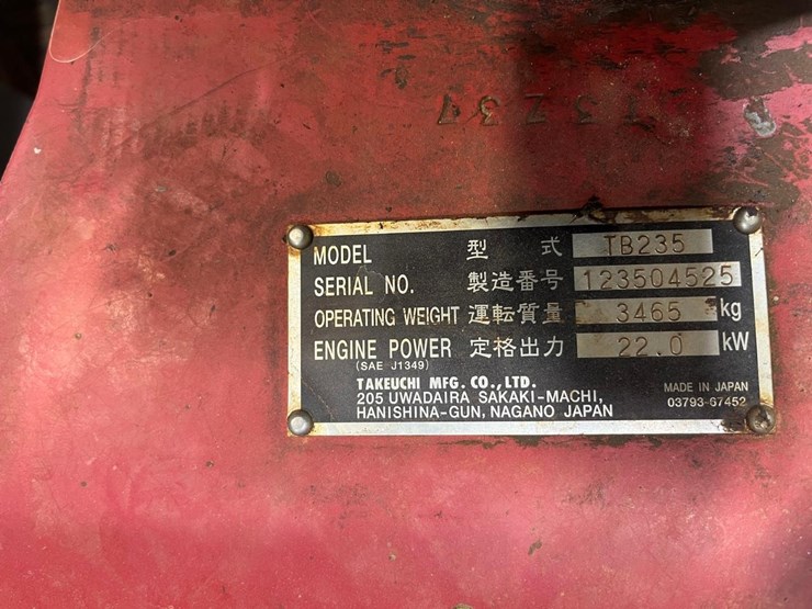 takeuchi-tb235-image-36