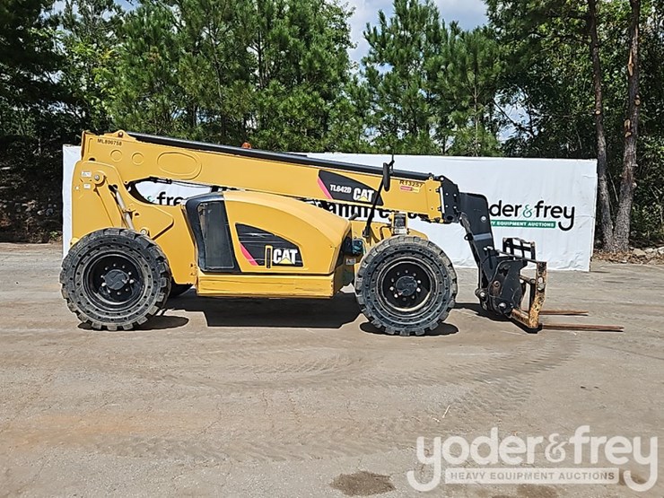 2017-caterpillar-tl642d-image-6