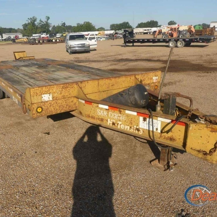 2001 EAGER BEAVER 10HA TAG TRAILER, S/N 112HTN3052L058712: T/A, PINTLE HITCH, 19' DECK, 5' DOVETAIL, FOLD DOWN RAMPS, AIR BRAKES, 16" WHEELS, TWO 10000 LB. AXLES