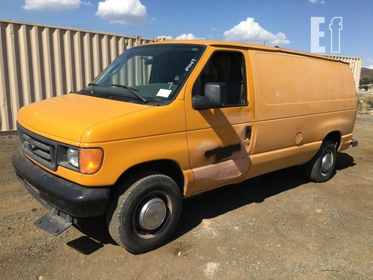 2004-ford-e250-image-1