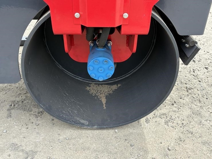 2025-sdlool-sl1000-vibratory-tandem-roller-image-5