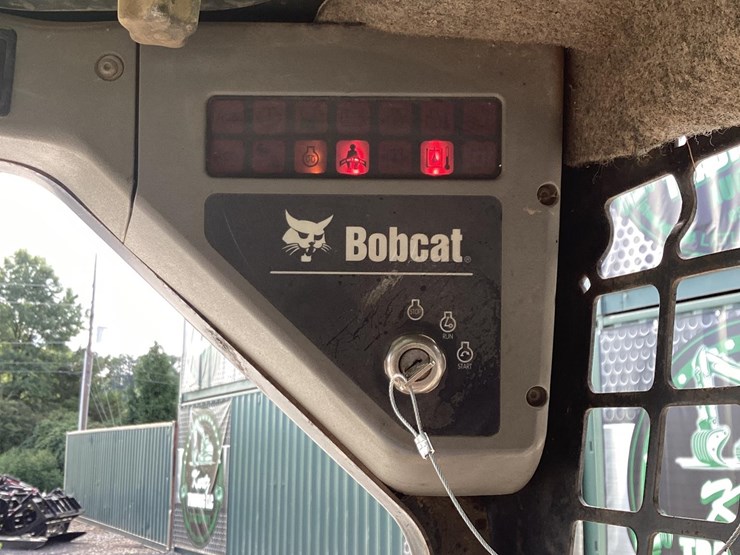 2007-bobcat-t180-image-18