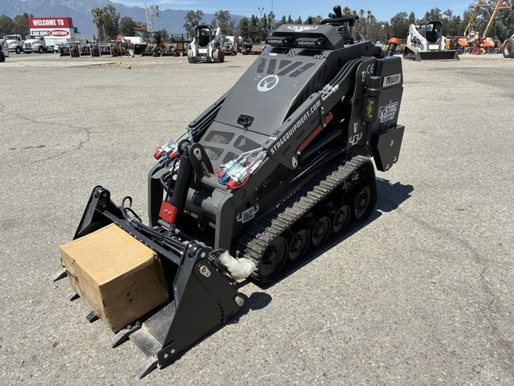 2025-stag-tl-430-skid-steer-track-loader-image-1
