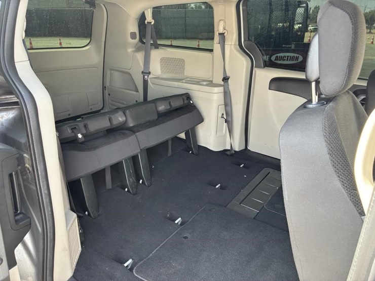 2017-dodge-grand-caravan-image-9