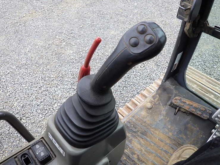 2015-hitachi-zx350lc-6n-image-33