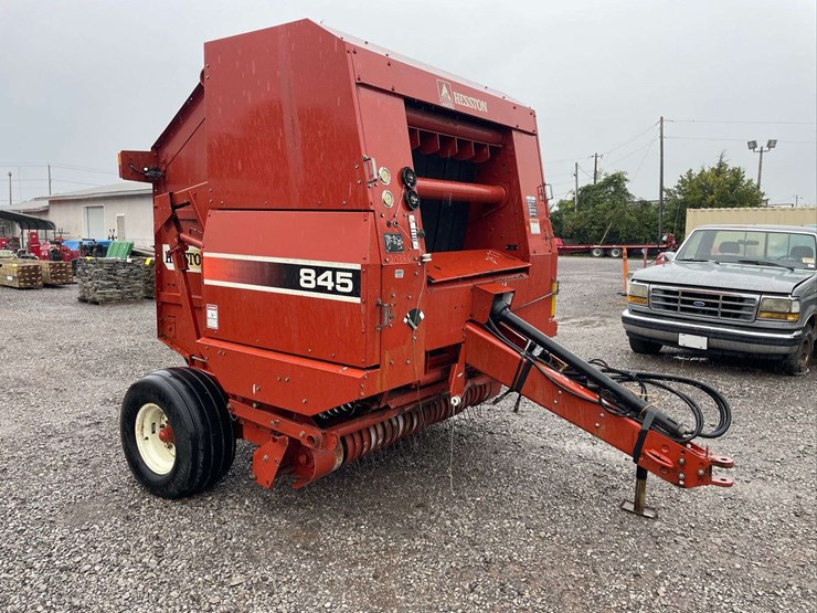hesston-845-image-3