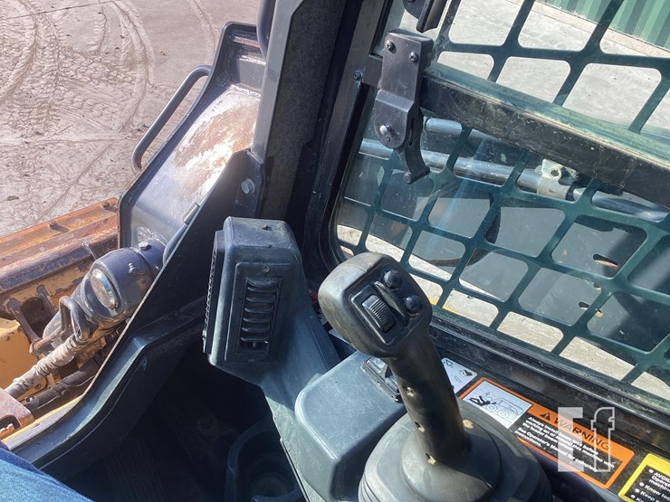 2020-deere-333g-image-17
