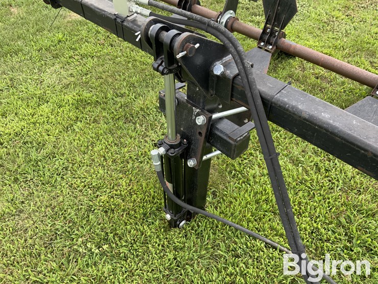2019-john-deere-16-image-11