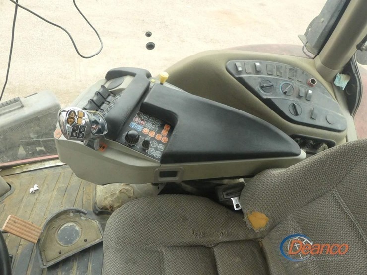 2014-case-ih-magnum-235-image-14