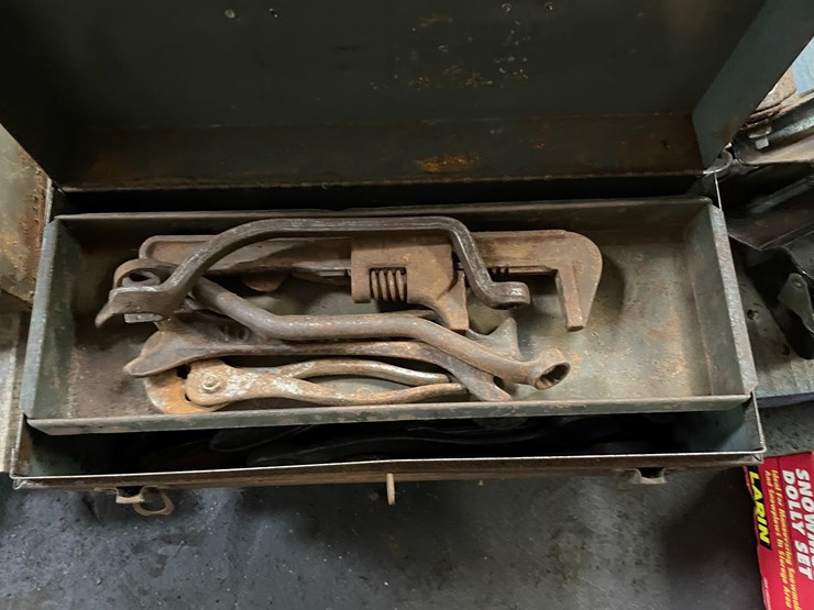 #8411-•-vintage-hand-tools-in-hard-case-image-2