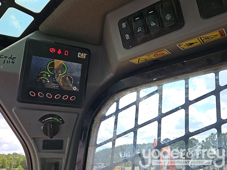 2020-caterpillar-299d3-image-31