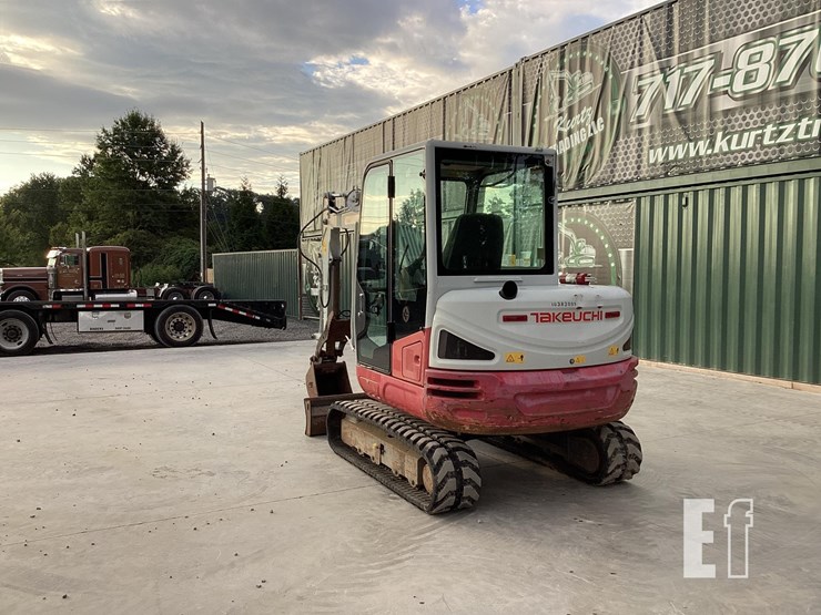 2018-takeuchi-tb240-image-2