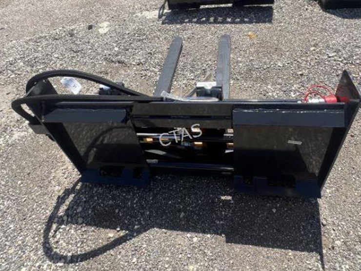 #31-•-wolverine-hydraulic-adjustable-skid-steer-forks-image-4
