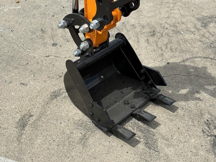 2025-vicsec-vc13c-hydraulic-excavator-image-11