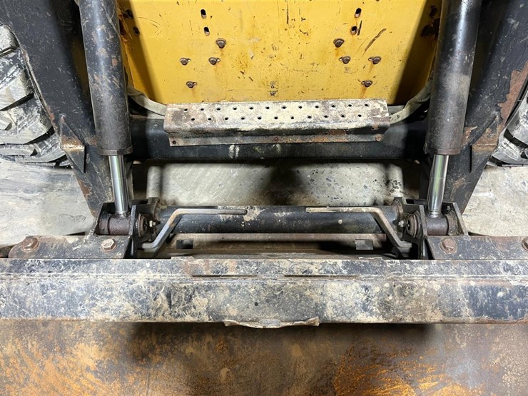 new-holland-lx665-image-10