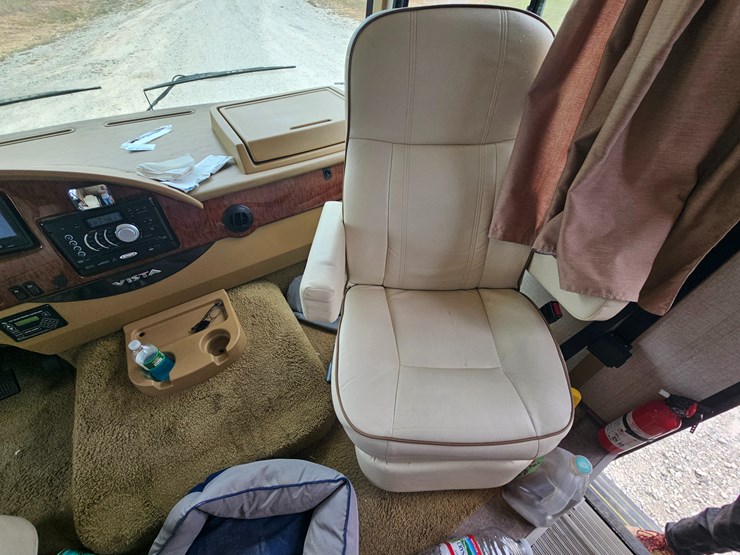 #21543-•-2014-ford-f53-motorhome-image-35