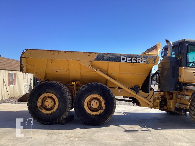 2015-deere-250d-ii-image-5