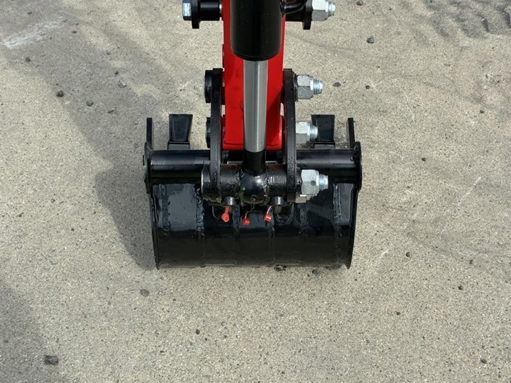 2025-vicsec-vc15-hydraulic-excavator-image-8