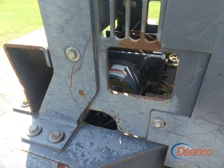 2015-john-deere-5100m-image-7