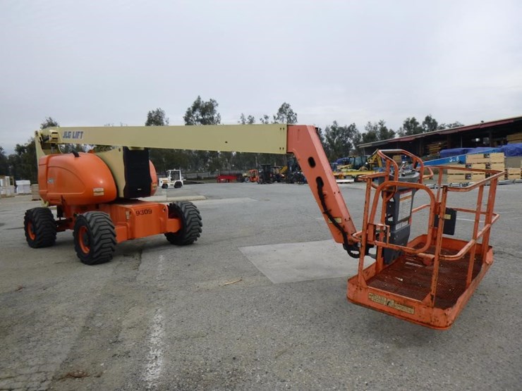 2013-jlg-800a-image-2