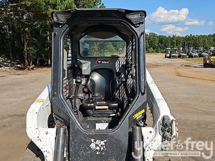 2021-bobcat-t64-image-24