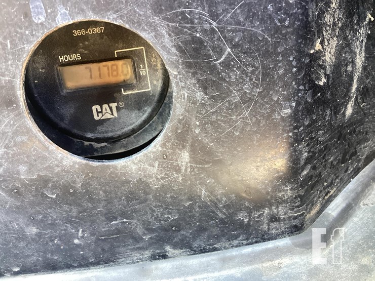 2019-caterpillar-305-image-19