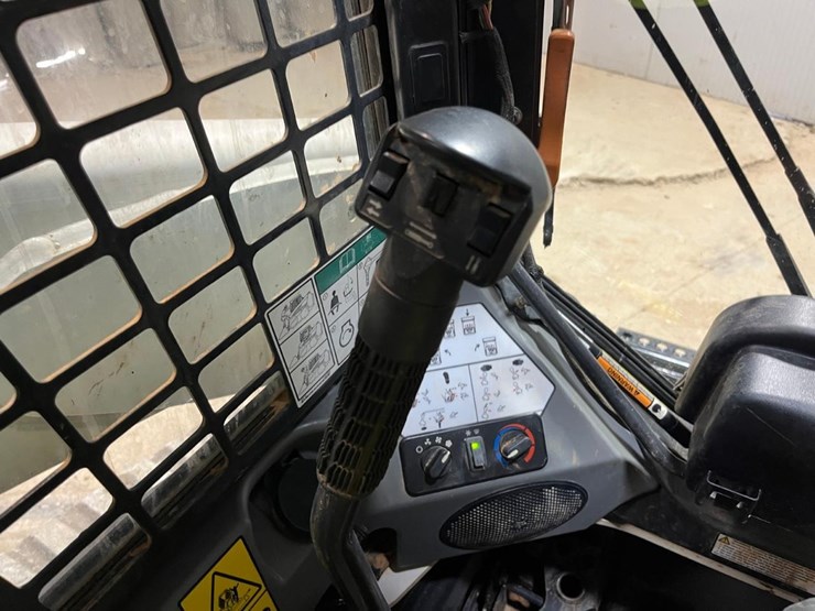 2023-bobcat-t770-image-27