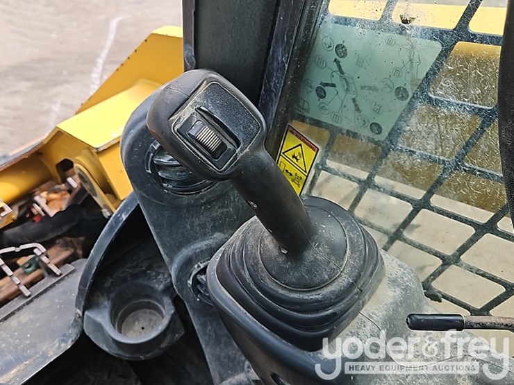 2018-caterpillar-262d-image-20