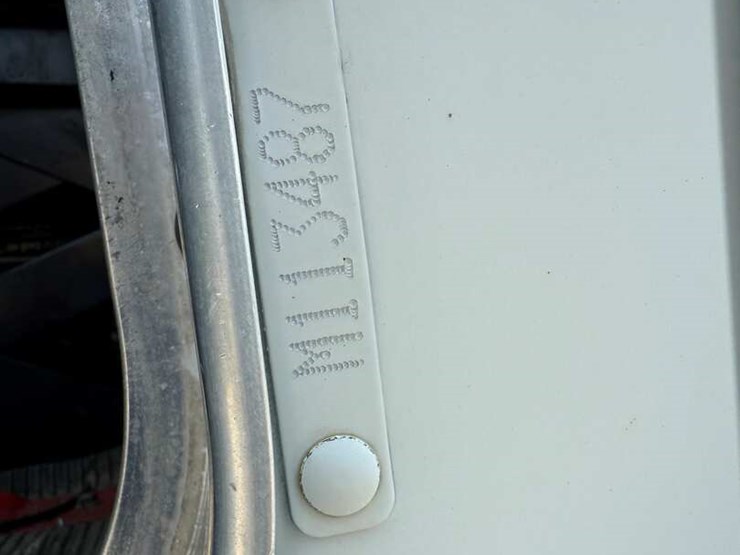 2005-kenworth-t300-image-22