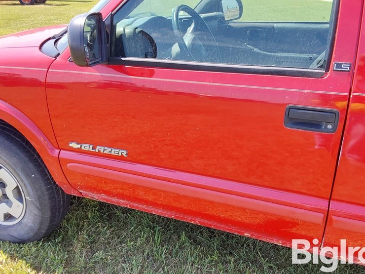 2003-chevrolet-blazer-image-9