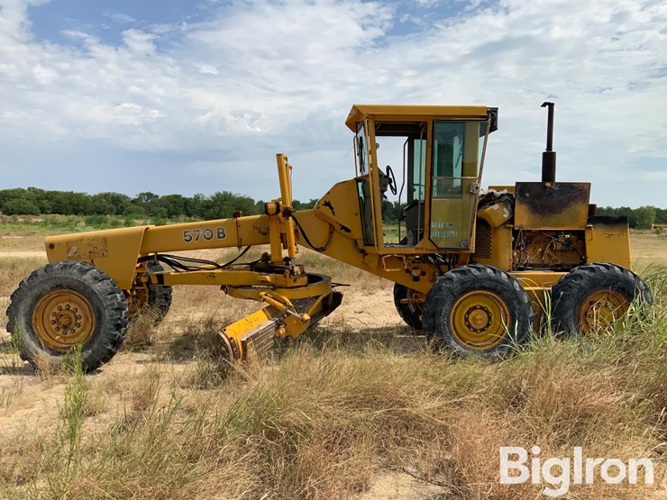 1991-deere-570b-image-4