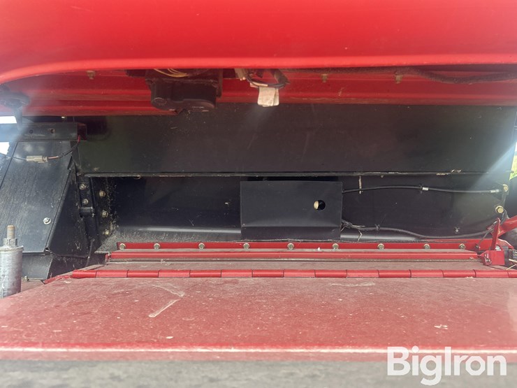 2009-case-ih-6088-image-10