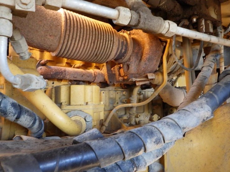 2011-caterpillar-770-image-23