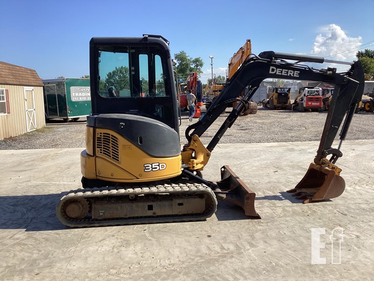 2007-deere-35d-image-5