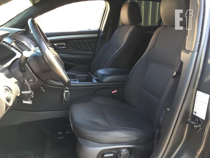 2016-ford-taurus-sel-image-8