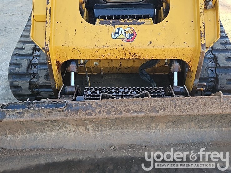2021-caterpillar-299d3-image-15