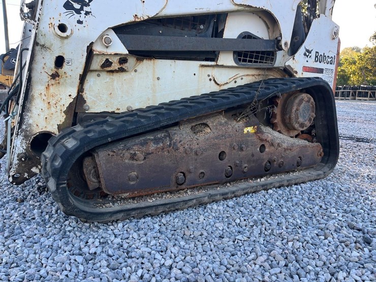 2012-bobcat-t870-image-11