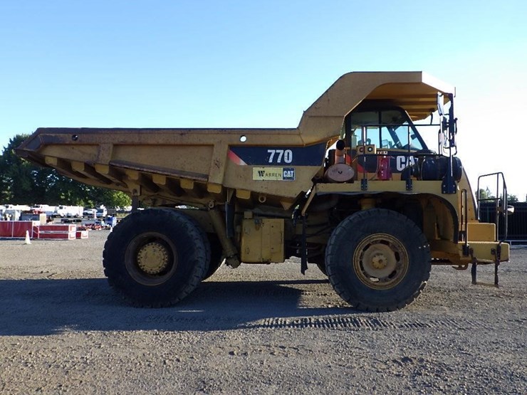 2011-caterpillar-770-image-4