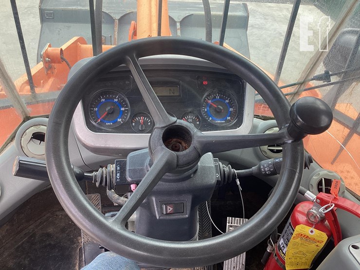 2013-doosan-dl250-image-15