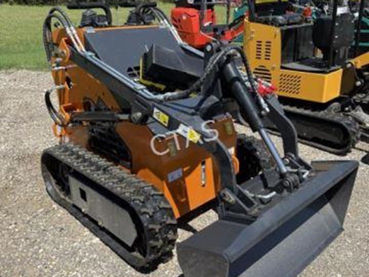 #43-•-land-hero-mini-skid-steer-image-1