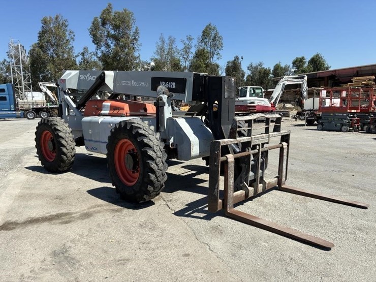 2012-skytrack-vr-g42d-telescopic-reach-lift-image-2
